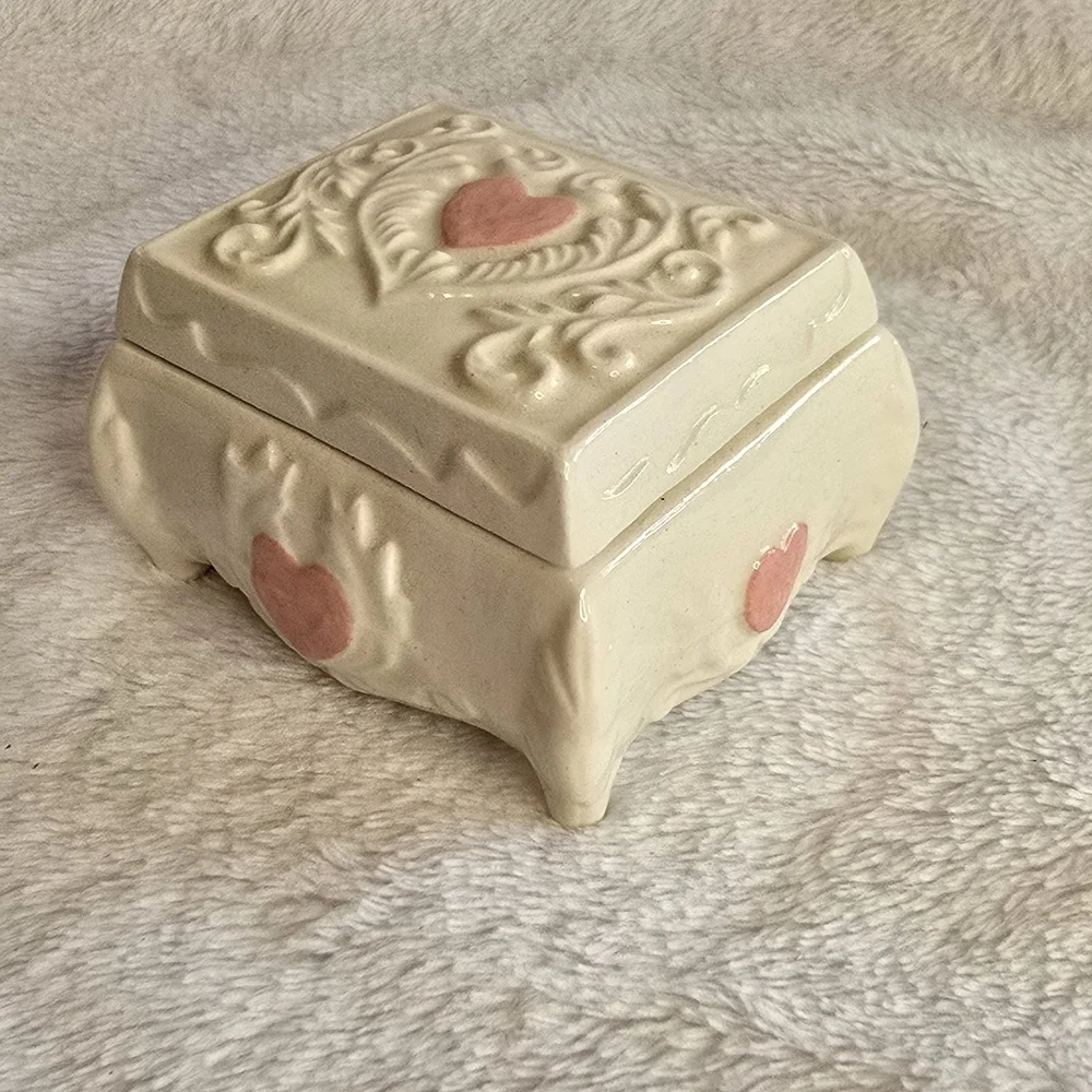 Vintage Duncan Footed Pink Heart Ceramic Trinket Box